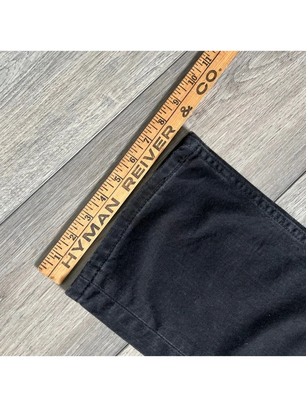 Vintage Levi's Men's 31x32 559 Relaxed Straight Jeans Black Wash Denim Y2K